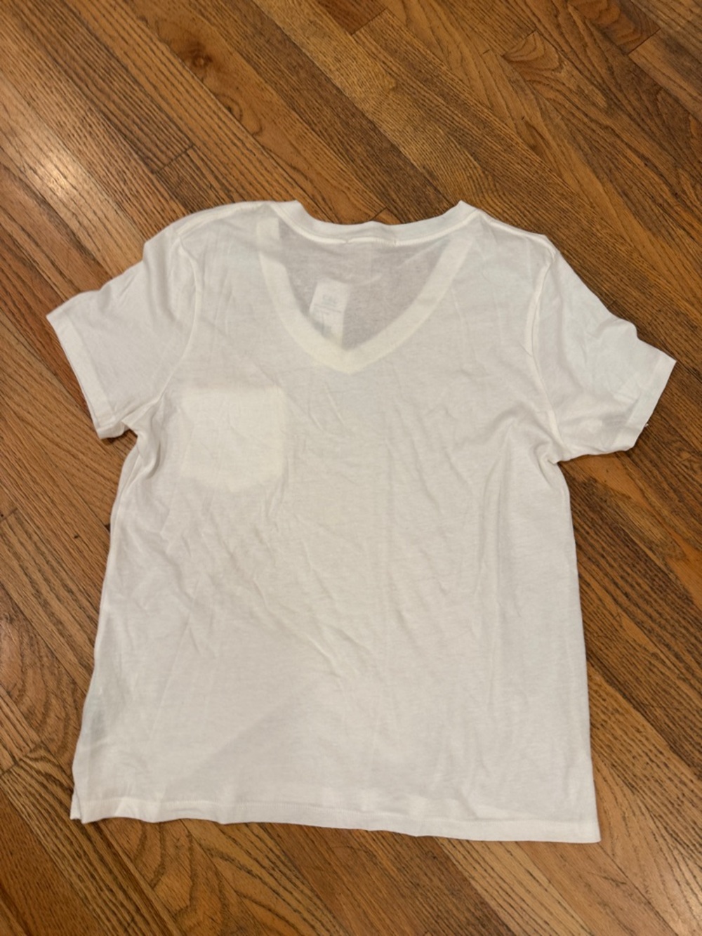 C&C California White V-Neck Tee with Sunrise Pocket Detail - Picture 7 of 7